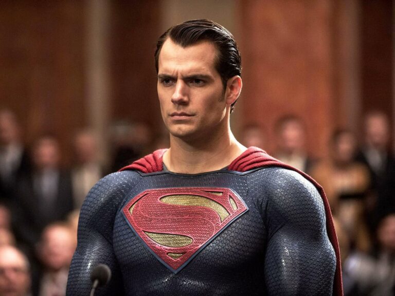 Amy Adams revela reação hilária ao ver Henry Cavill como Superman pela 1ª vez
