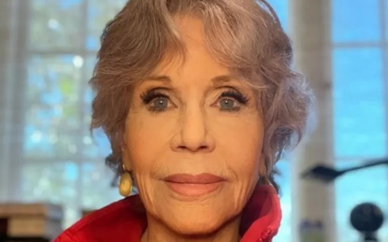 A atriz Jane Fonda, de 84 anos, revelou nas redes sociais que está tratando um câncer com quimioterapia. Confira: