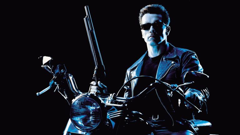Filho de Arnold Schwarzenegger recria cena icônica de O Exterminador do Futuro 2