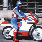 Cosplay torna sua fantasia de Capitão América (1990) surpreendentemente legal