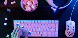 Jogar videogames no escuro: Danifica a visão?