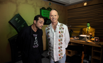 De Besouro Suco para Beetlejuice: Eduardo Sterblitch e Michael Keaton se encontram para conversar sobre Os Fantasmas Ainda Se Divertem: Beetlejuice Beetlejuice