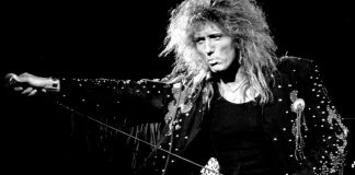 Hora de pendurar os jeans apertados | Coverdale encerra a era Whitesnake