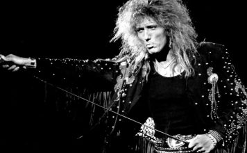 Hora de pendurar os jeans apertados | Coverdale encerra a era Whitesnake