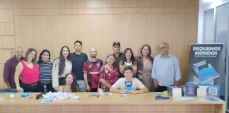 Lançamento do livro: Pequenos Mundos do autor Nicolas Xavier