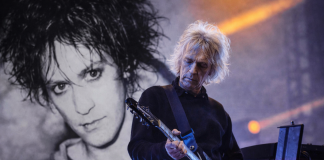 Um arquiteto do som gótico se vai | Perry Bamonte, do The Cure, falece aos 65 anos