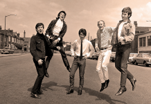 He Ain’t Heavy, mas a estrada pesou | The Hollies encerram uma era nos palcos