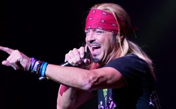 Every Rose Has Its repouso | Bret Michaels tentou voltar e os médicos mandaram parar