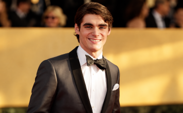 A mesa do café ficou mais vazia | Morre RJ Mitte, o Walter Jr. de Breaking Bad, aos 34 anos